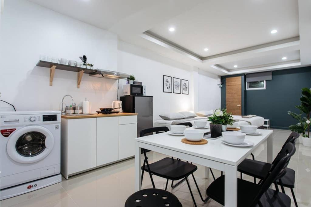 P1 Silom Pan Large Room Full Kitchen Wifi 4-6Pax Бангкок Экстерьер фото